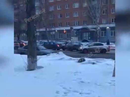 Последствия массового ДТП в Кемерове попали на видео