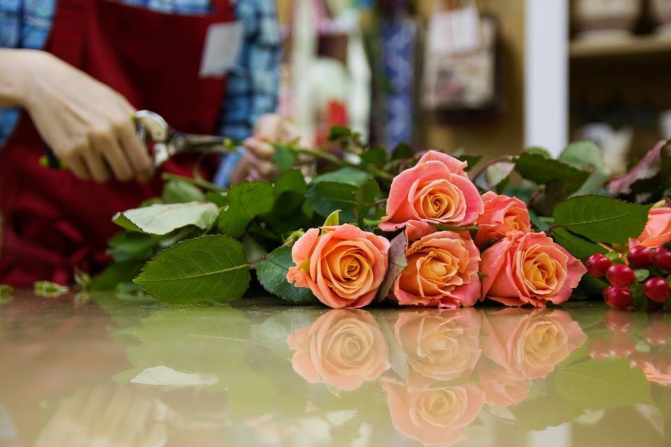 Полиция задержала в Москве бездомного, укравшего цветы из магазина
