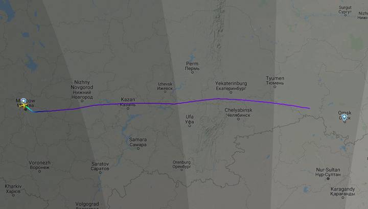 "Заминированный" самолет готовится к экстренной посадке в Омске
