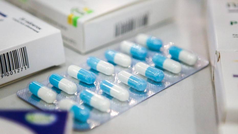 Мишустин утвердил правила ввоза незарегистрированных лекарств в Россию