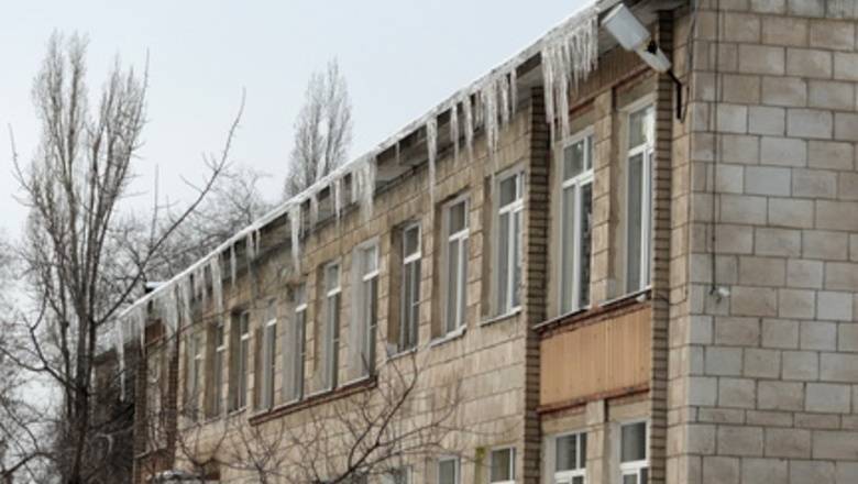 В Тюменском районе за сосульки на крыше оштрафован директор УК