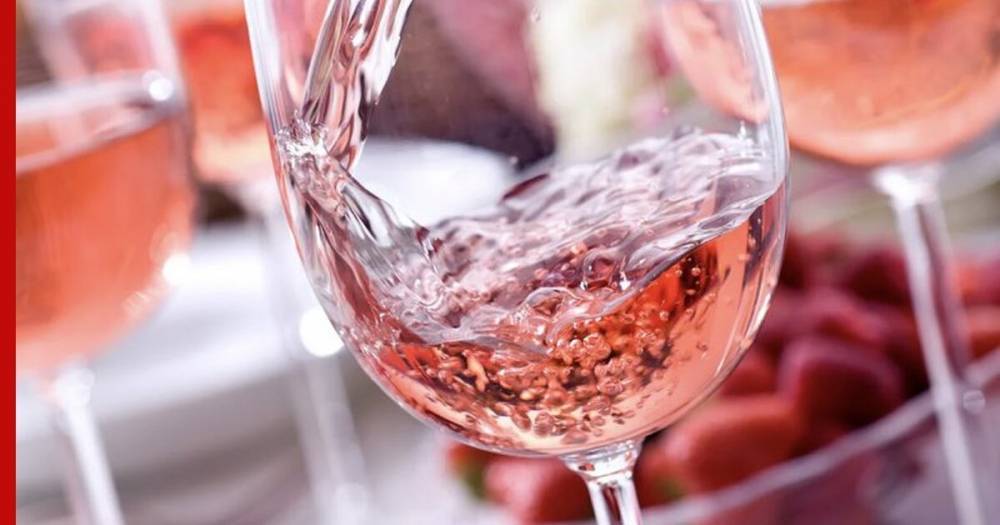 Россиянам дали рекомендации по выбору розового вина