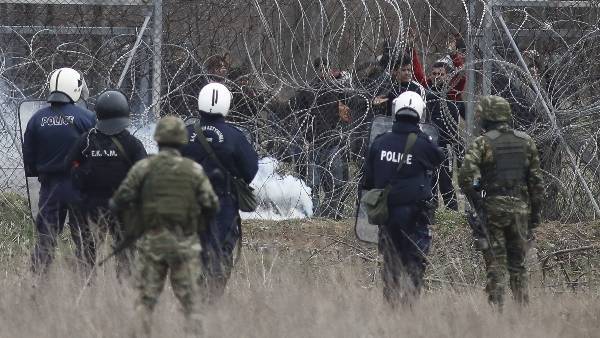 Турция перебрасывает спецназ на границу с Грецией