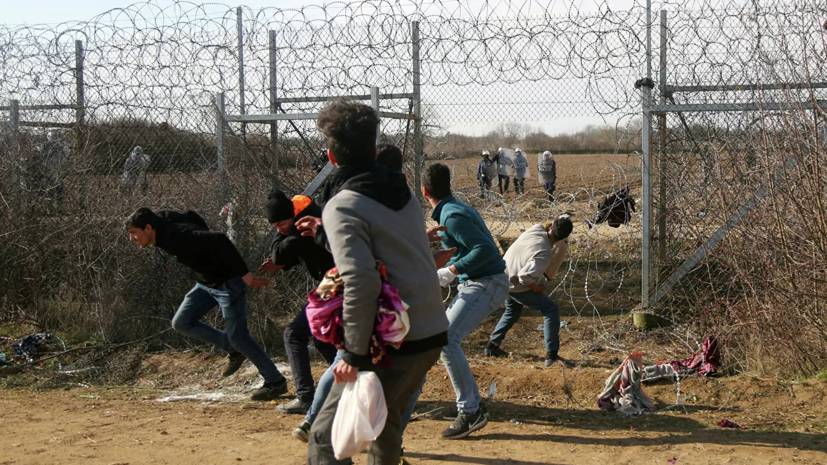 Турецкий спецназ начал мешать выдворению беженцев из Греции