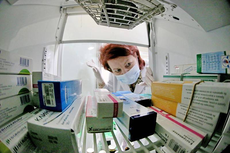 Мишустин утвердил правила ввоза незарегистрированных лекарств в Россию