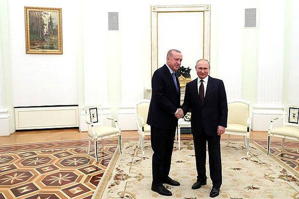 Ситуация в Идлибе требует прямого разговора с Эрдоганом, заявил Путин