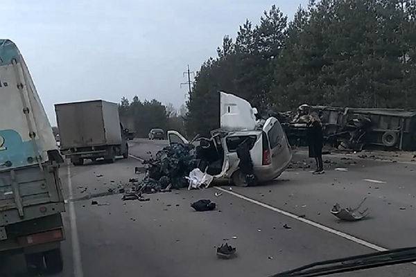 Три человека погибли в ДТП с грузовиком под Липецком