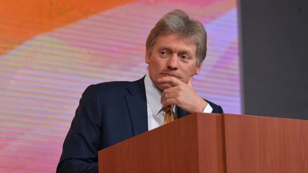 Песков заявил, что Путин не планирует обсуждать с фракциями досрочные выборы в Госдуму