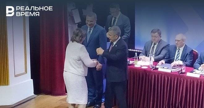 Сотруднице «Нижнекамскнефтехима» присвоено звание «Заслуженный химик РТ»