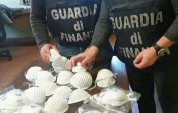 В Италии обнаружили нелегальный магазин, продающий «товары от коронавируса»