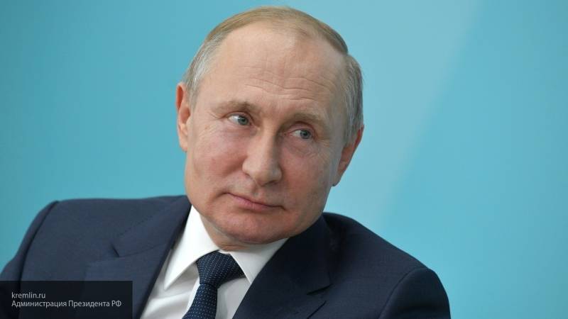 Лурье: Умелое использование в речи жаргонизмов обеспечивает Путину симпатию россиян