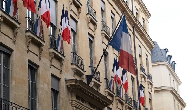 Французские медики подтвердили коронавирус у депутата Национальной ассамблеи