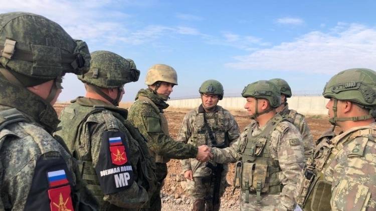 Военные РФ и Турции провели патрулирование в Сирии