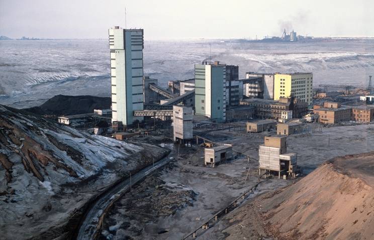 В Воркуте в угольной шахте из-за выброса метана погибли два человека