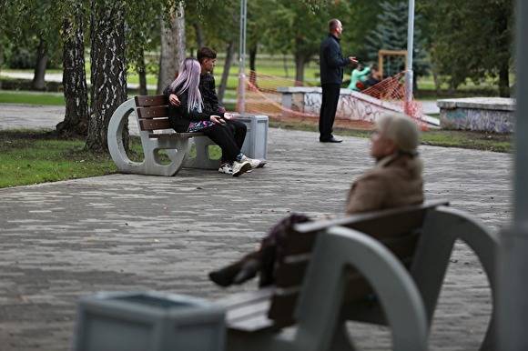 В Челябинске закупят скамейки и урны для улицы Ленина, которые не успели поставить осенью