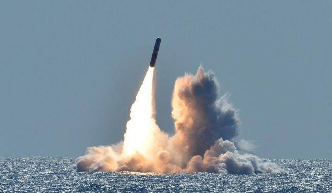 Японские СМИ: Россия готова применять «миниатюрное» ядерное оружие