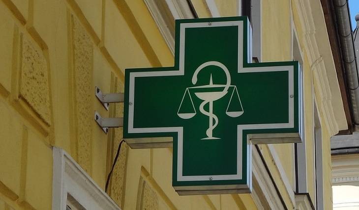 Россияне атаковали аптеки, скупая антисептики