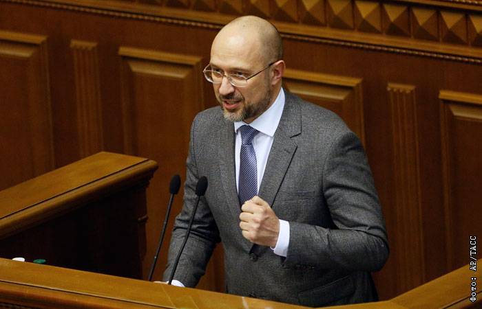 Новый премьер Украины опроверг свои слова о возможности подачи воды в Крым