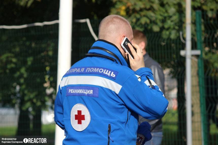 Неадекватный мужчина избил медиков скорой помощи в Москве