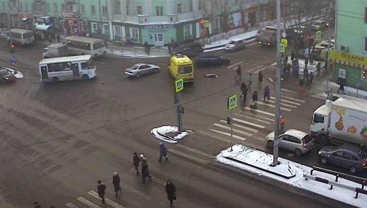 Автобус насмерть сбил девочку на переходе в Красноярске