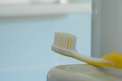 Раскрыта опасность хранения зубных щеток в ванной