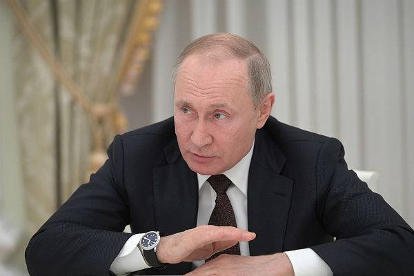 Путин заявил россиянкам о необходимости сменяемости власти
