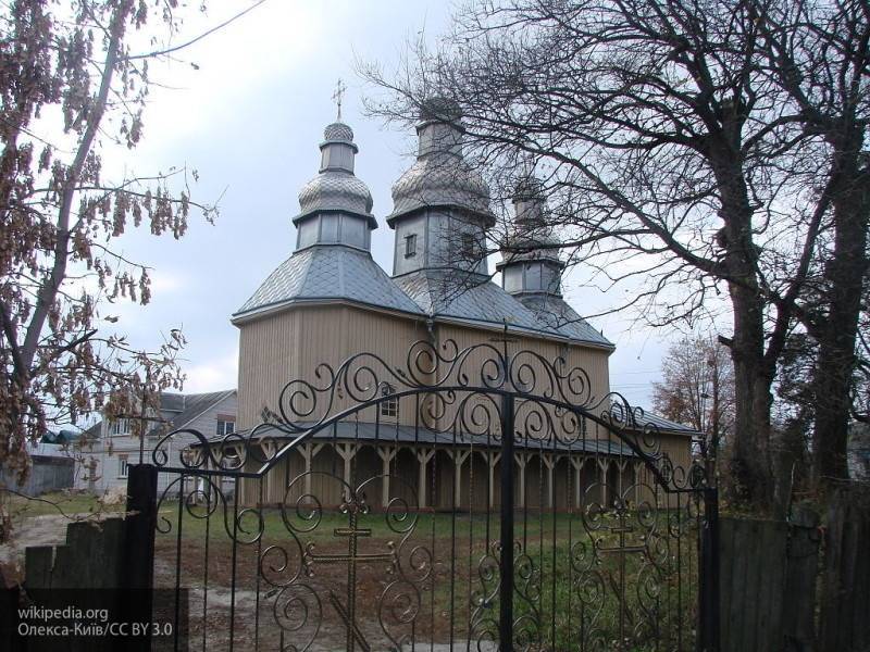 Храм Одессы стал полем боя для священников и прихожан