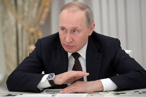 «Другая страна»: Путин рассказал депутатам о Конституции
