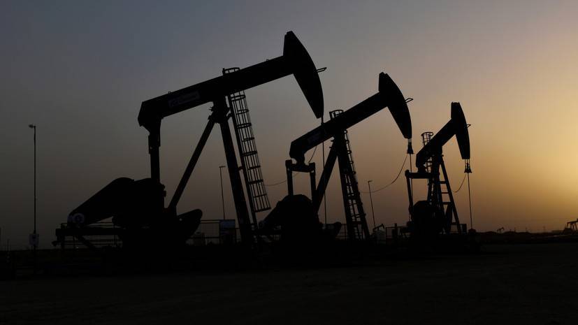 «Нам нужно время»: почему участники сделки ОПЕК+ не смогли договориться о снижении добычи нефти