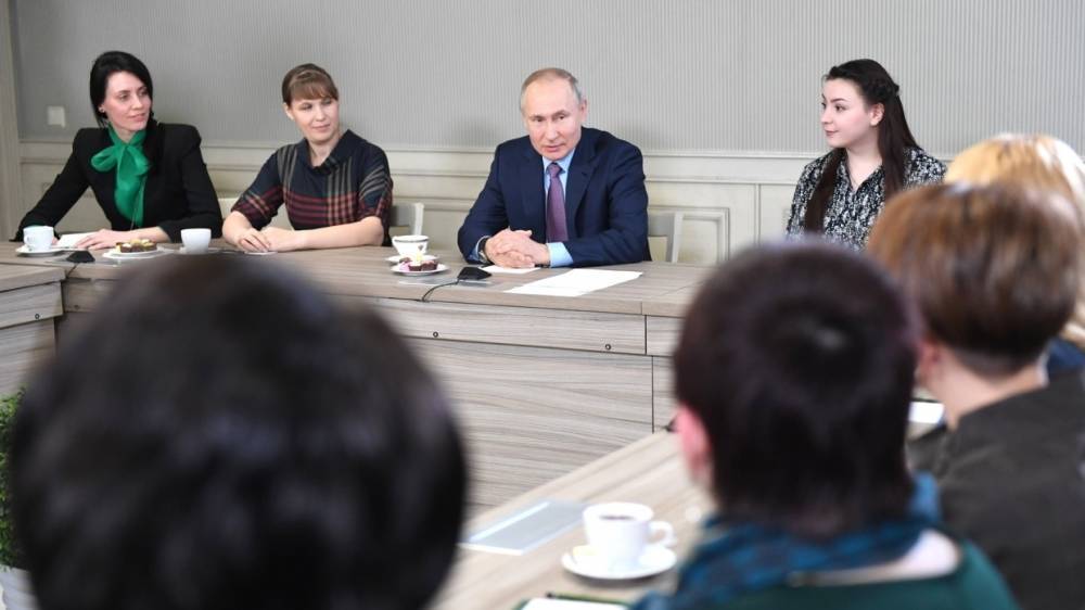 Путин сообщил, что каждая семья с тремя и более детьми получит более миллиона рублей