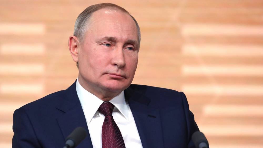 Путин поздравил россиянок с 8 Марта, пожелав им успеха в карьере