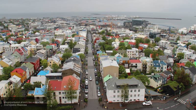 Исландия ввела режим чрезвычайного положения из-за коронавируса