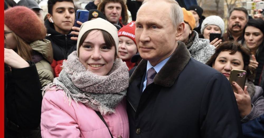 Сделавшая предложение Путину девушка заявила об амбициях первой леди