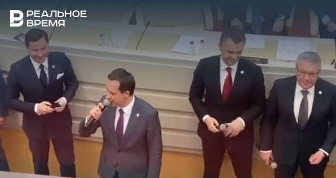 Министры Татарстана спели песню для своих коллег, поздравив с 8 марта — видео