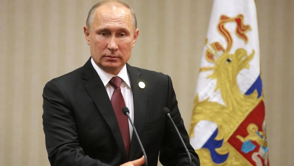 Путин поручил изменить миграционный режим в РФ