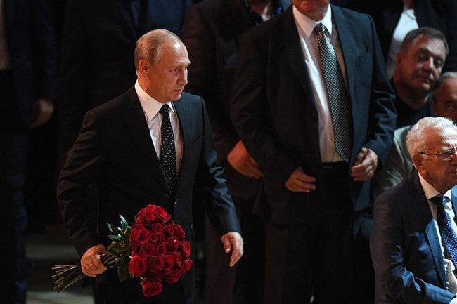 «А возьмите меня замуж»: Путину сделали предложение