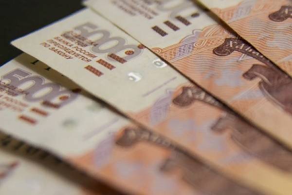 Петербург получит 1,7 млрд рублей на увеличение зарплат медперсонала