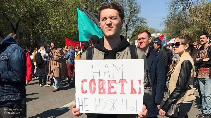 Либералы хотят сделать экстремиста Жукова новой политической иконой «Яблока»