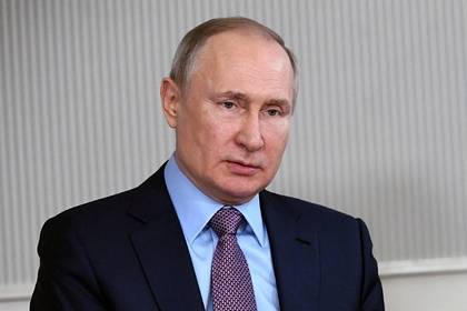 Путин предложил наказывать за уничтожение памятников воинам