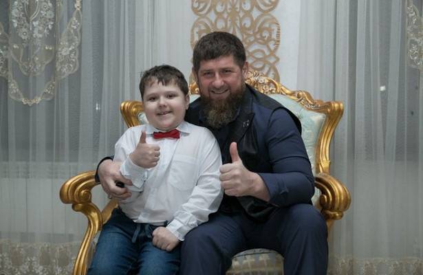 Кадыров исполнил новогоднюю мечту мальчика из Брянска