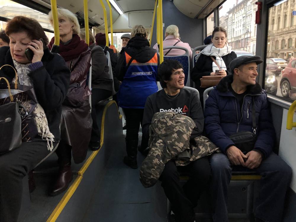 Женщины 8-го марта станут легальными «зайцами» в общественном транспорте Москвы