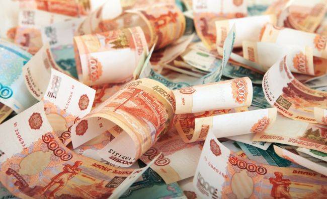 Жительница Омска получает пенсию в размере 52,5 тыс. рублей в месяц