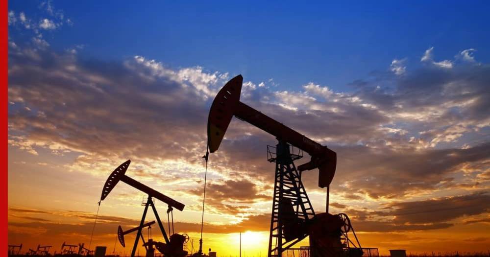 Эр-Рияд решил увеличить добычу нефти из-за срыва сделки ОПЕК