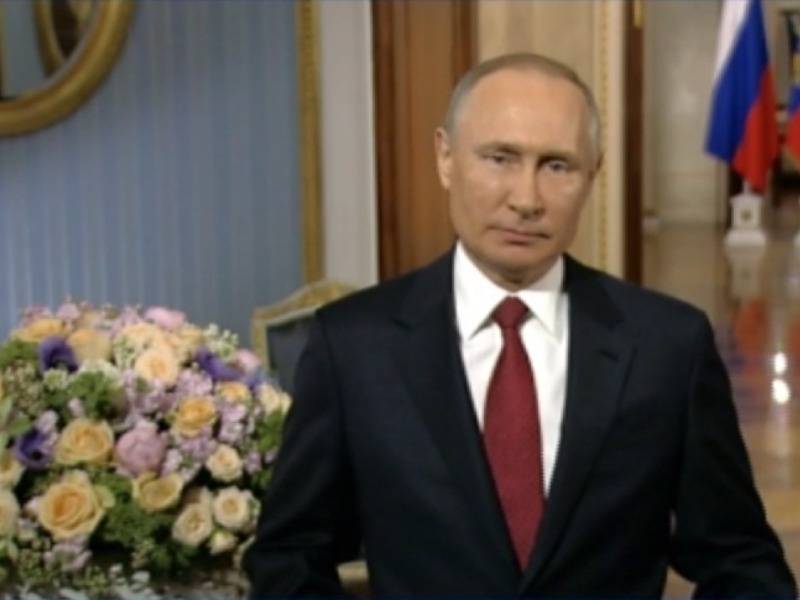Поздравление Путина и пересмотр 228 статьи. Главное к утру 8 марта. Кратко