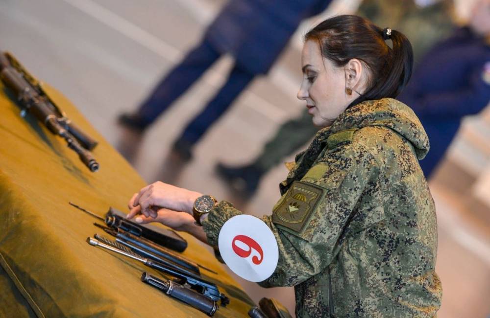 Соцсети ответили британским СМИ на критику конкурсов красоты в российской армии