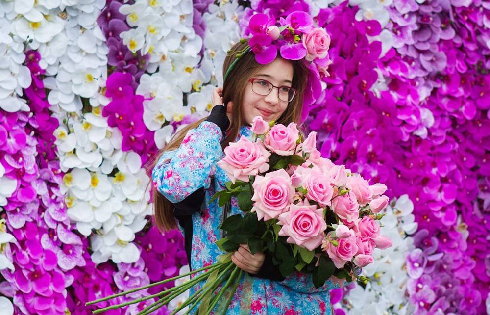 Как мужчины в России поздравляют женщин с праздником