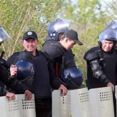 В Бишкеке группа неизвестных сорвала шествие по случаю Международного женского дня