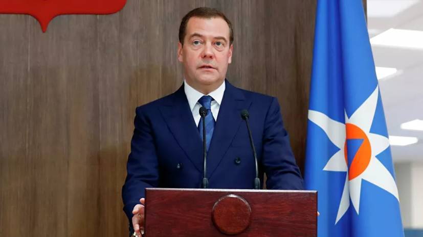 Медведев будет участвовать в разработке внешней политики России
