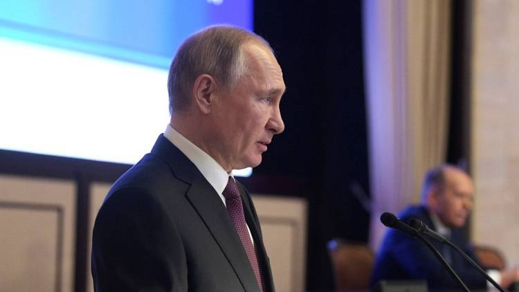 Путин выступил за ограничение сроков президентства в РФ