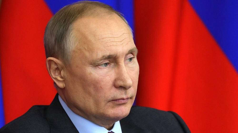 Путин поручил провести миграционную реформу в России
